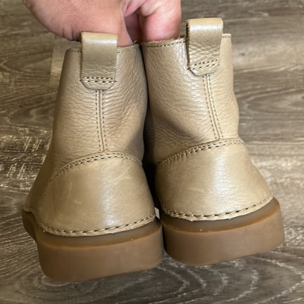 Clarks - Picture 17 of 17